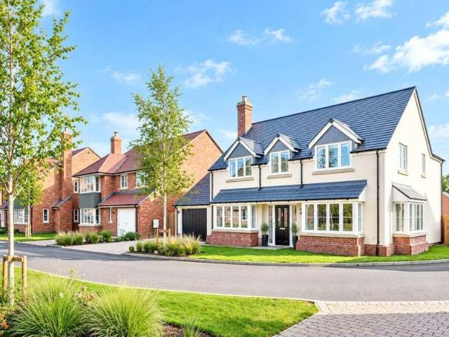 5 bed house for sale