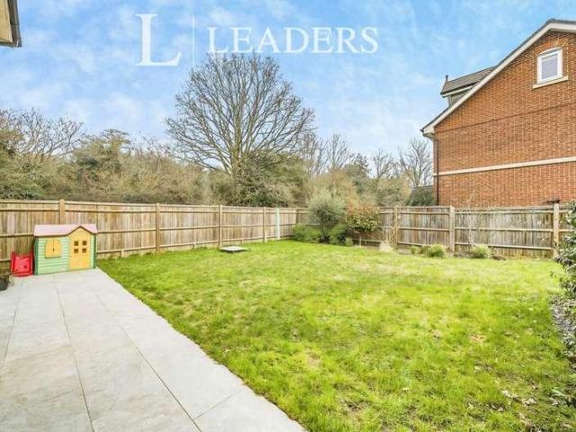 5 bed house for sale