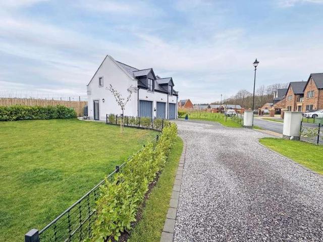 5 bed house for sale