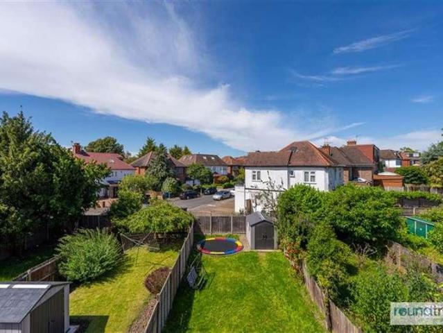 5 bed house for sale