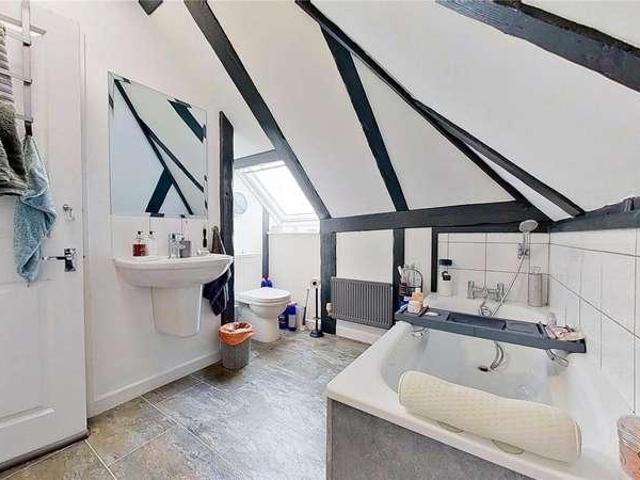 5 bed house for sale
