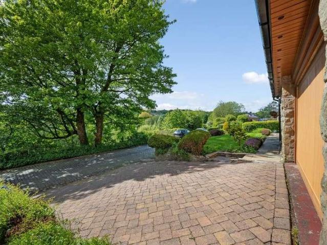 5 bed house for sale