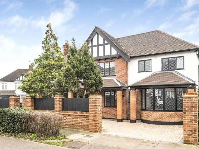 5 bed house for sale