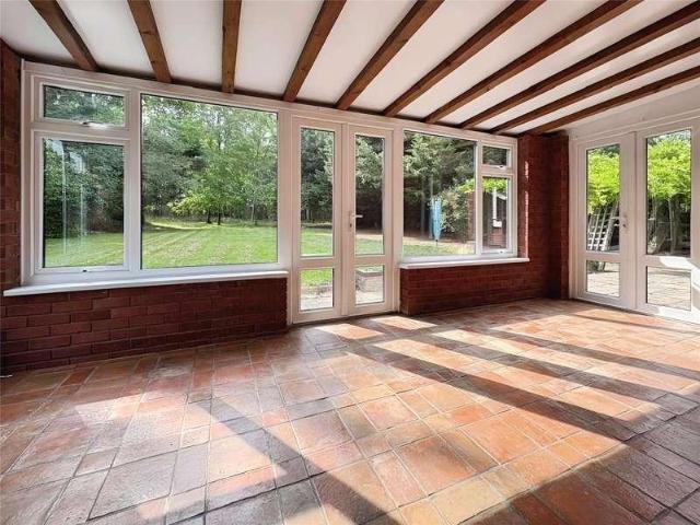 5 bed house for sale