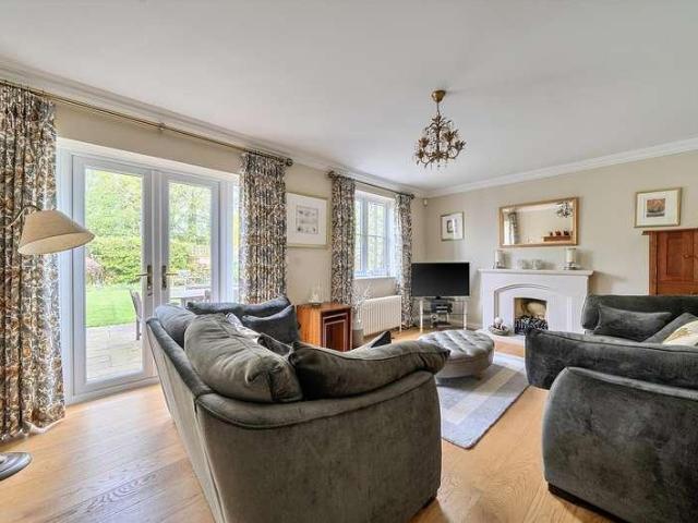 5 bed house for sale