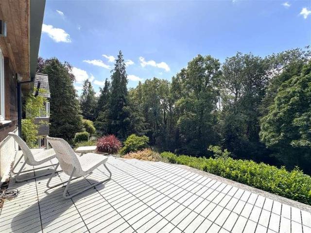 5 bed house for sale