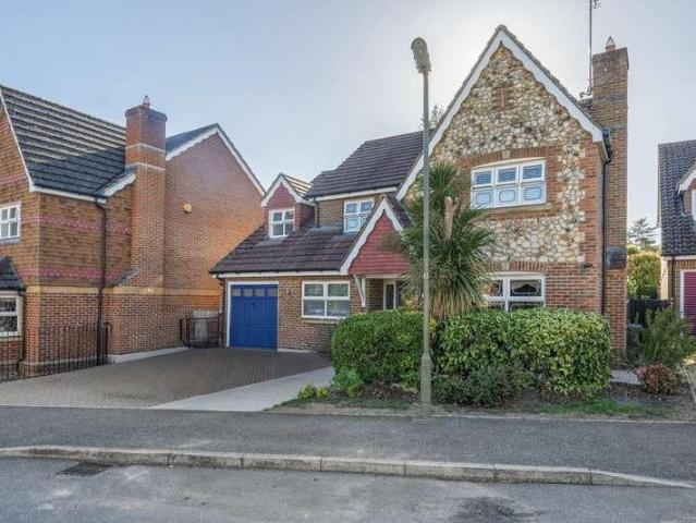 5 bed house for sale