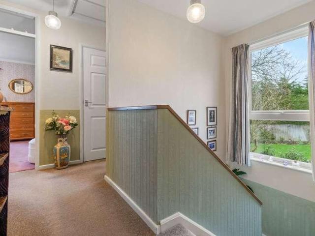 5 bed house for sale