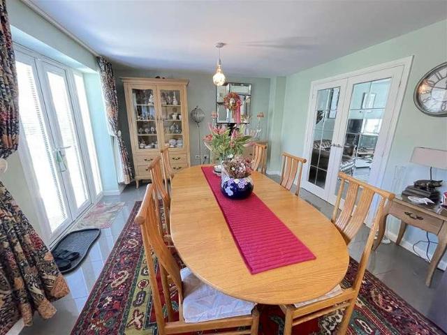 5 bed house for sale