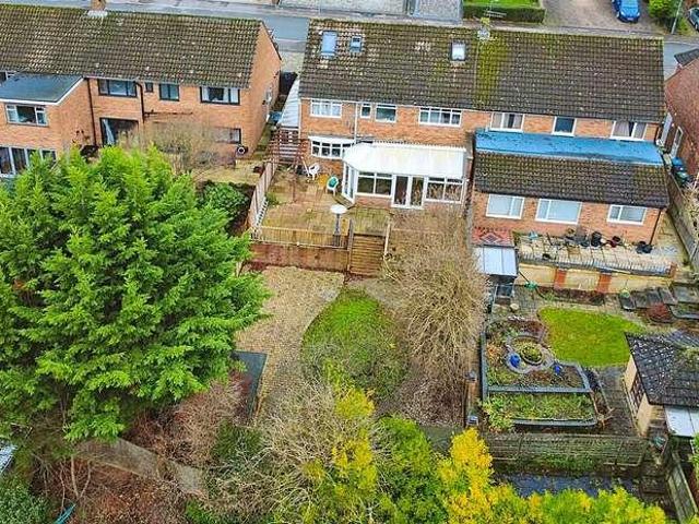 5 bed house for sale