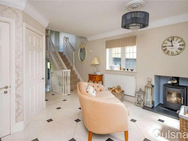 5 bed house for sale