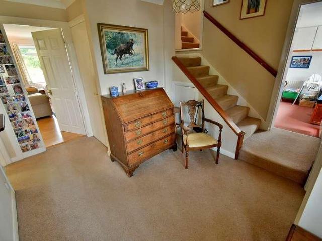 5 bed house for sale