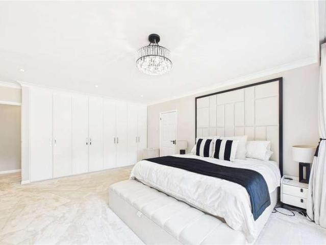 5 bed house for sale