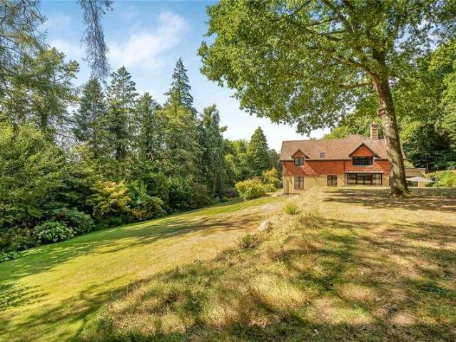 5 bed house for sale
