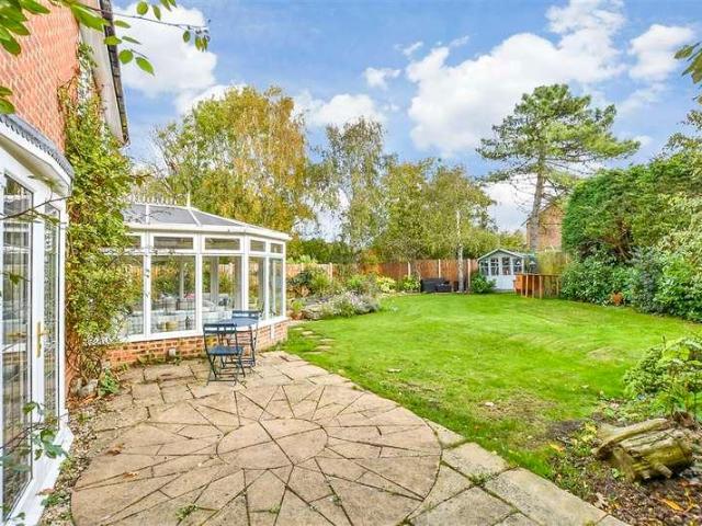 5 bed house for sale