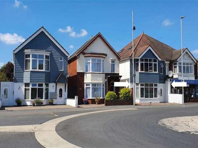 5 bed house for sale