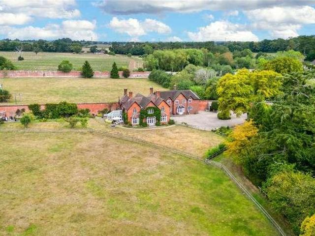 5 bed house for sale