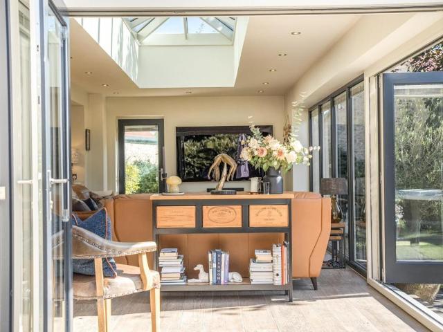5 bed house for sale