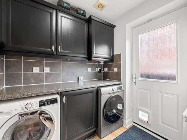 5 bed house for sale