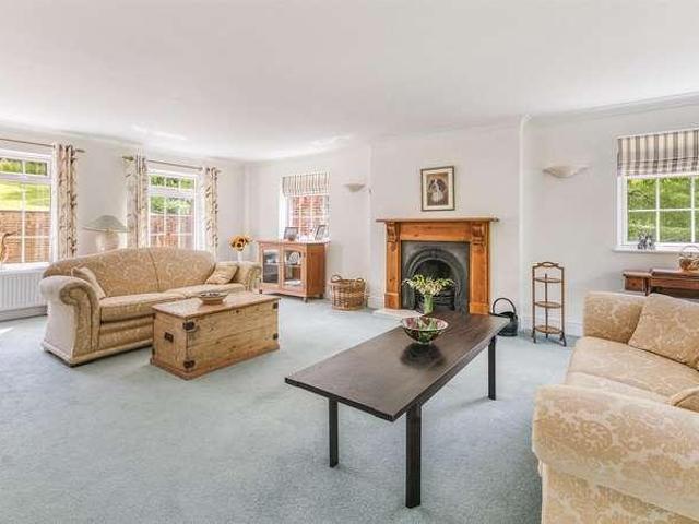 5 bed house for sale