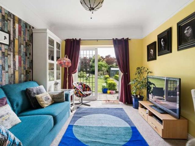 5 bed house for sale