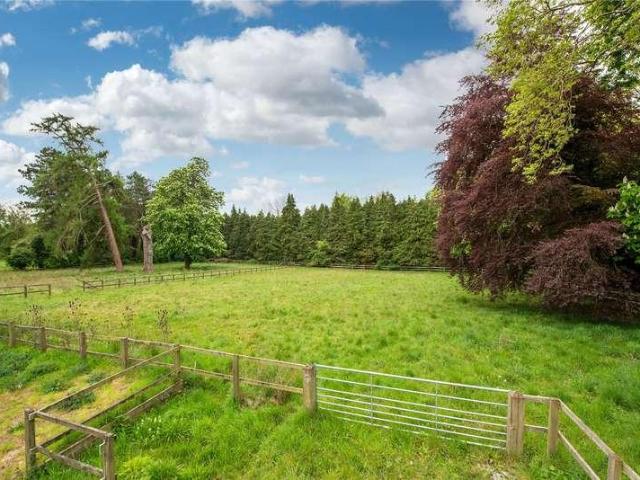 5 bed house for sale