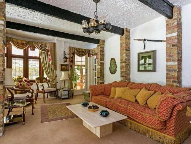 5 bed house for sale