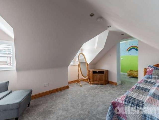 5 bed house for sale