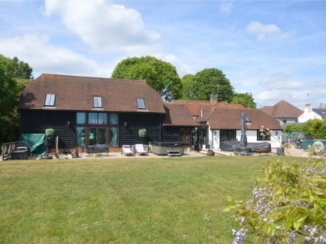 5 bed house for sale