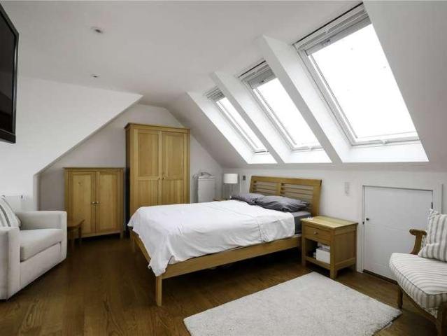 5 bed house for sale