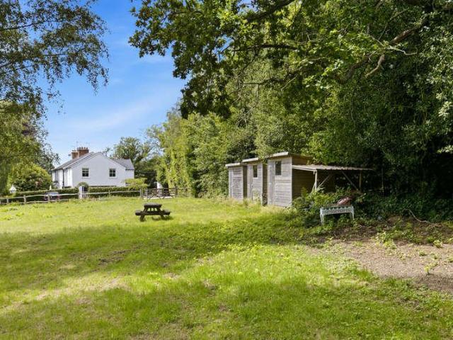 5 bed house for sale