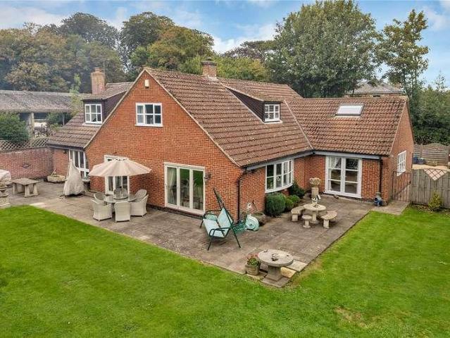5 bed house for sale