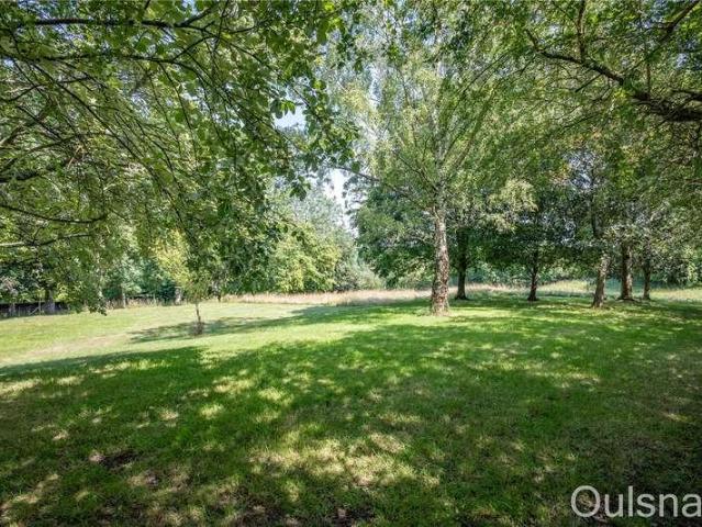 5 bed house for sale