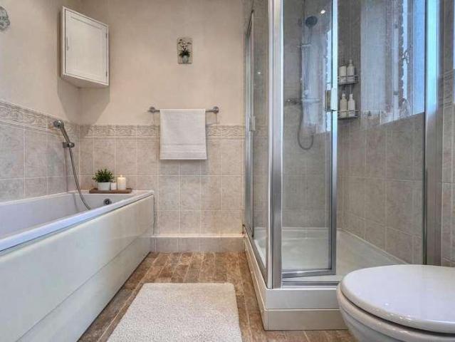 5 bed house for sale