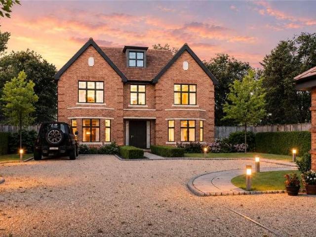 5 bed house for sale