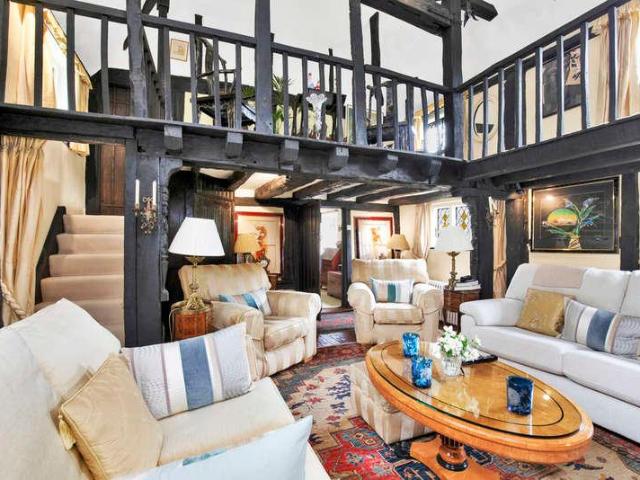 5 bed house for sale