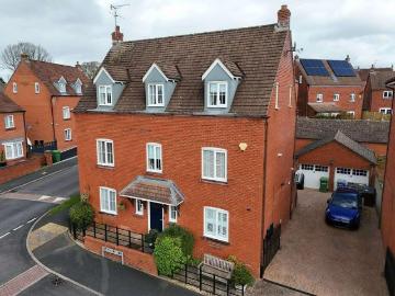 5 bed house for sale