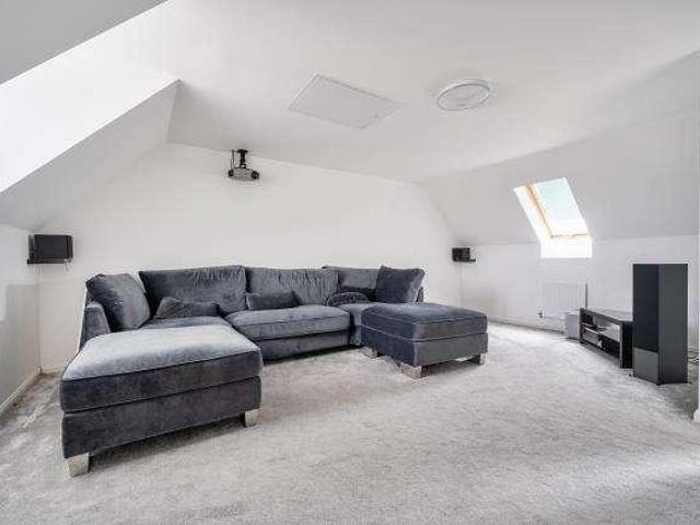 5 bed house for sale