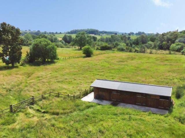 5 bed house for sale