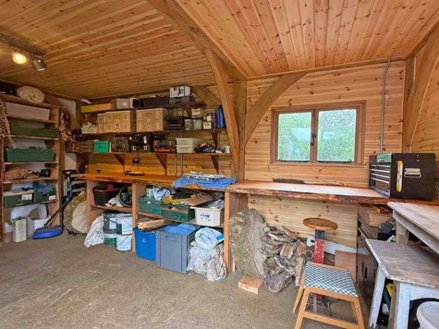 5 bed house for sale
