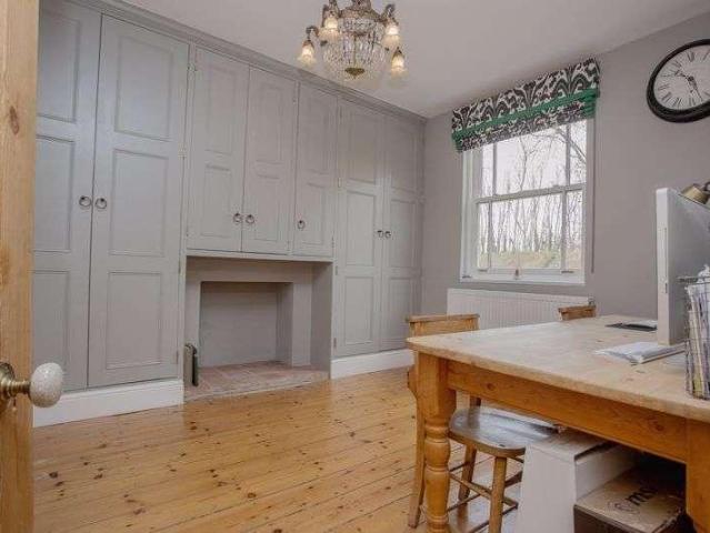 5 bed house for sale