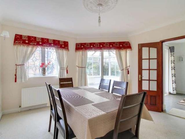 5 bed house for sale