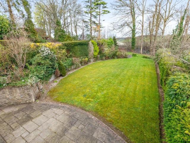 5 bed house for sale