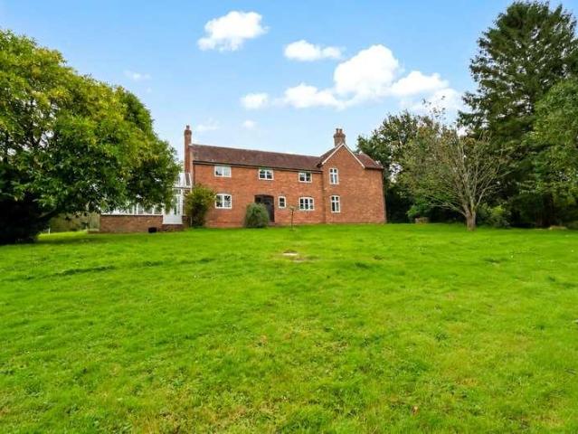 5 bed house for sale