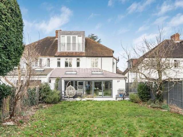 5 bed house for sale