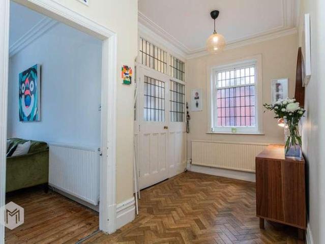 5 bed house for sale