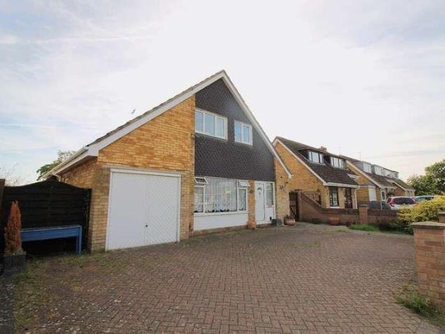 5 bed house for sale