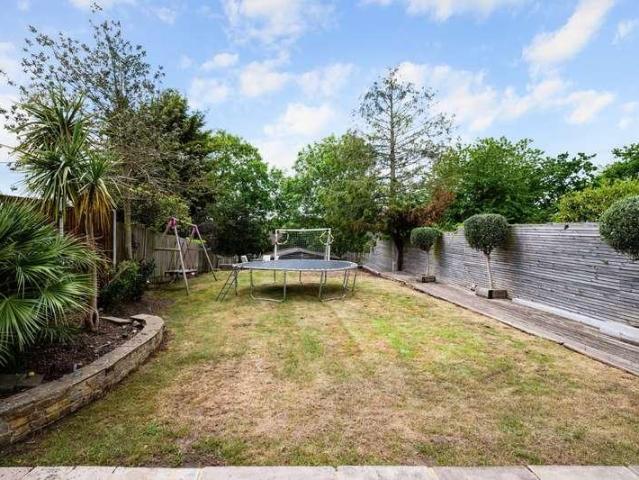 5 bed house for sale