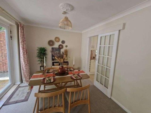 5 bed house for sale