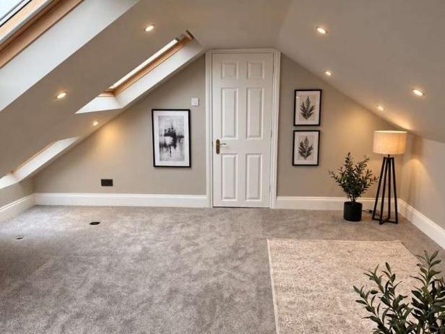 5 bed house for sale